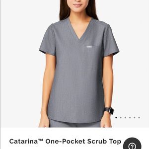 Figs scrub top